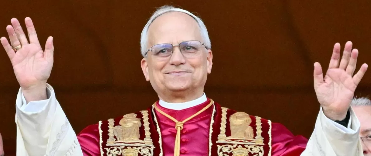 Cardeal norte-americano Robert Prevost é eleito novo papa e adota o nome Leão XIV